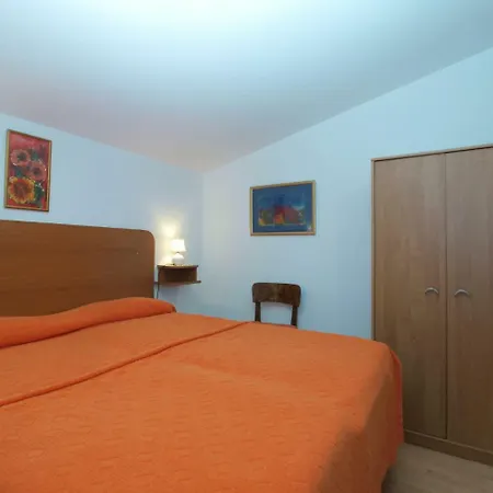 Apartment Ondina 1827 *