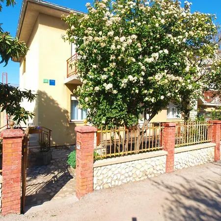 Ondina 1827 Apartman Pula